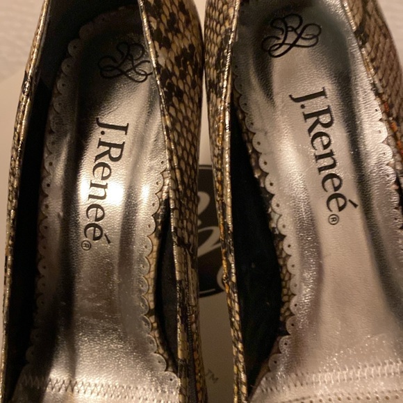 Ladies J.Renee black  & sliver snake skin step in heels - Picture 3 of 6
